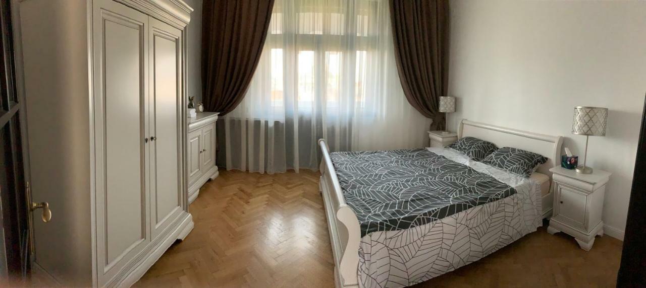 English Apartment Craiova Exteriér fotografie